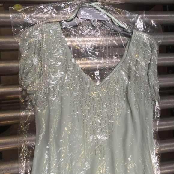 J Kara Women's Flutter Sleeve Hanky Hem Short Cocktail Beaded Dress - Picture 4 of 6